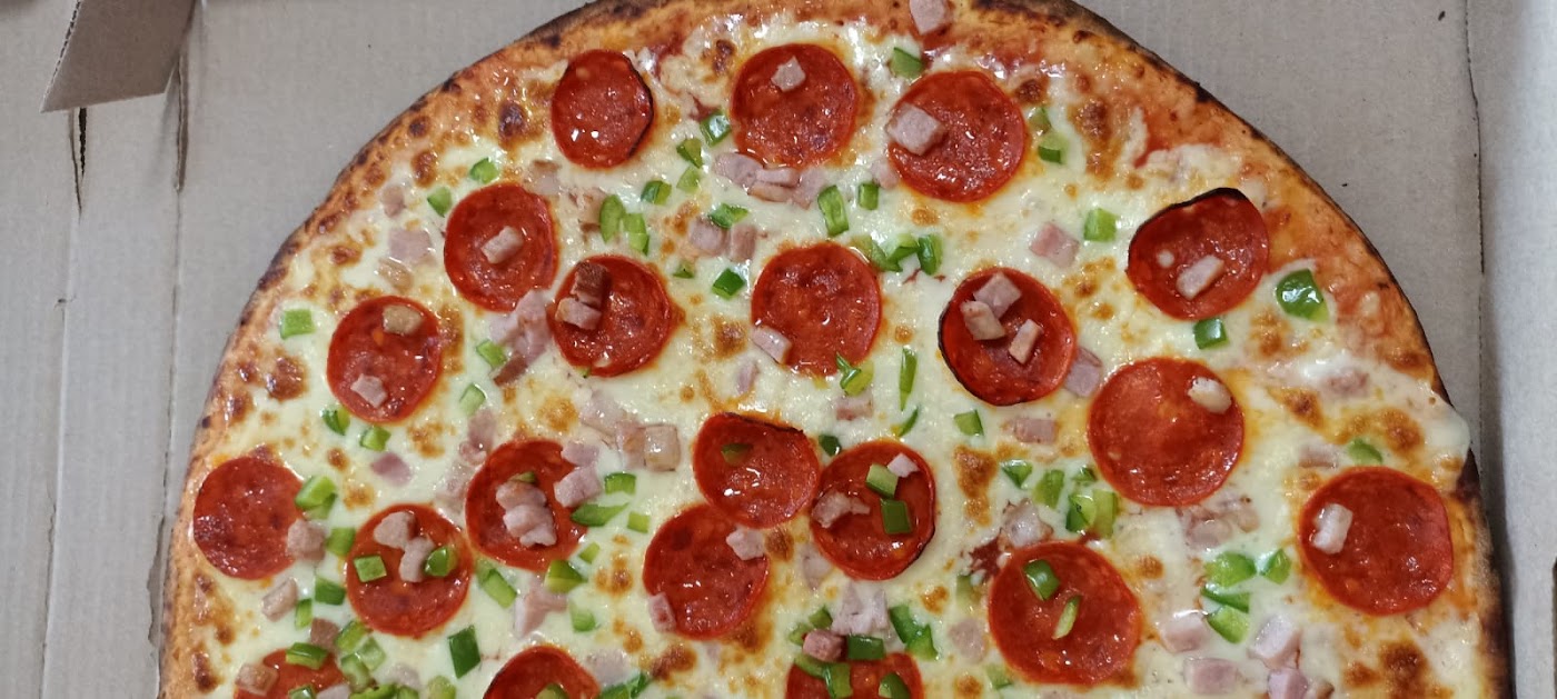 Delicious pizza Patria