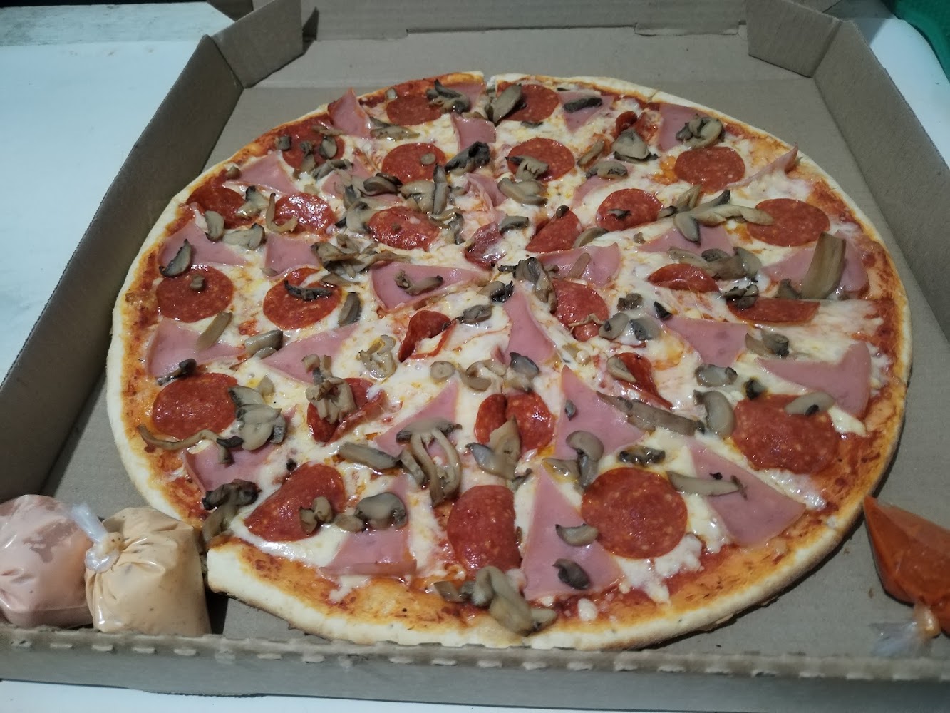 Delicious pizza Patria