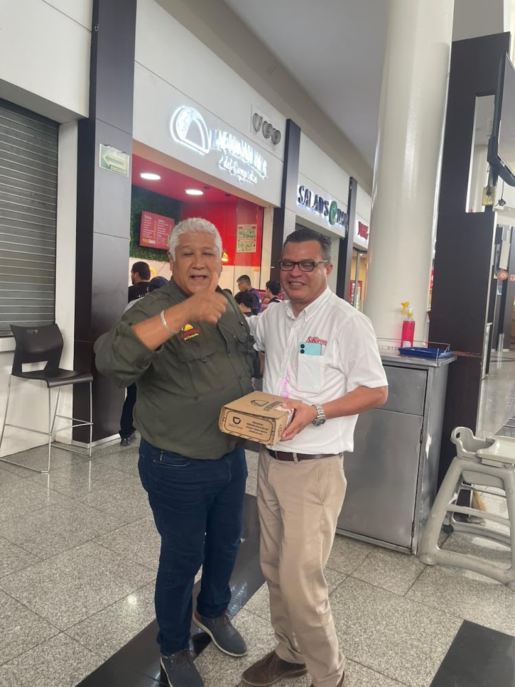 Las Quesabiriras del compadre plaza paseo los mochis