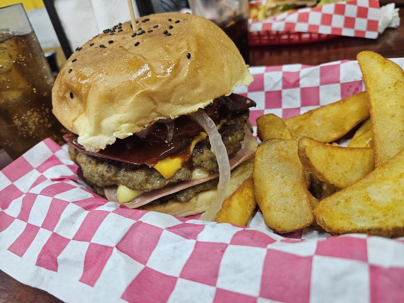 Toños Burger