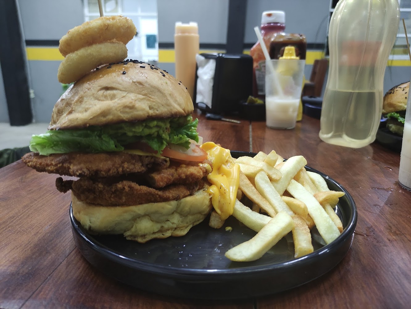Toños Burger