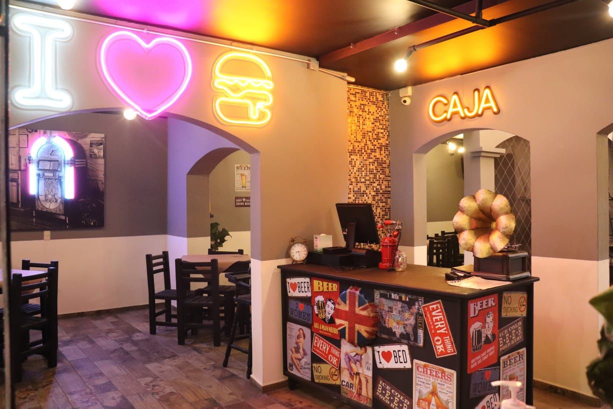 GoGo Burgers and Wings