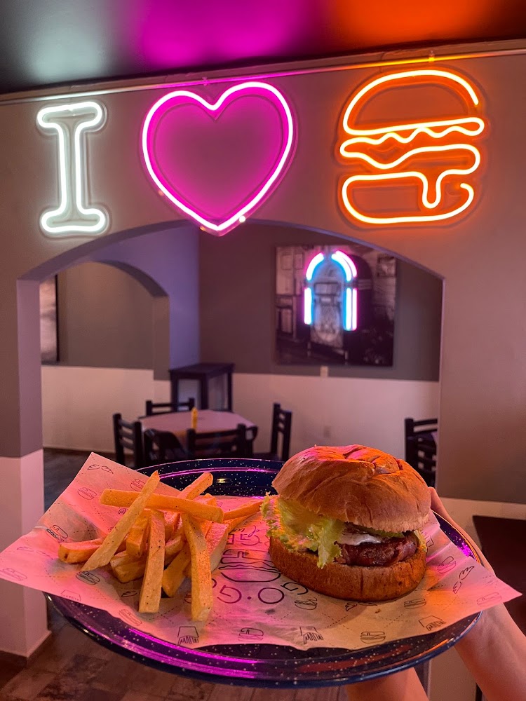 GoGo Burgers and Wings