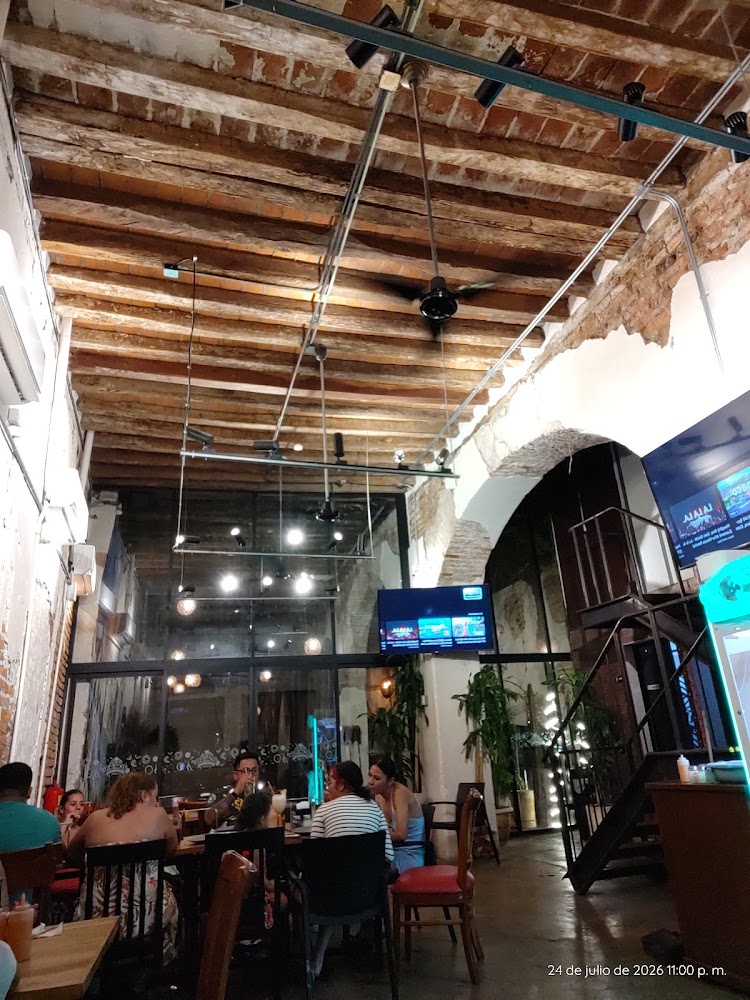 RRinos Pizza a la Leña & Bar-Machado