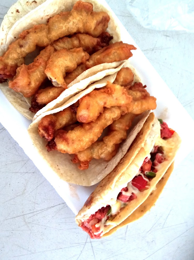 tacos capeados y mariscos los villalobos