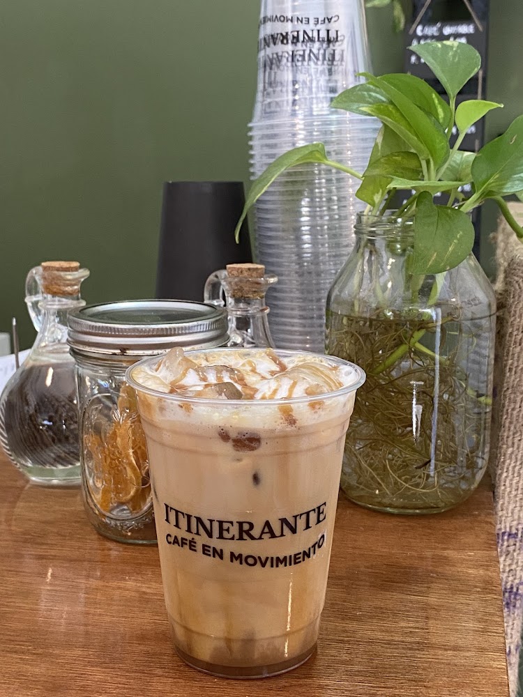 Itinerante café y Poctic
