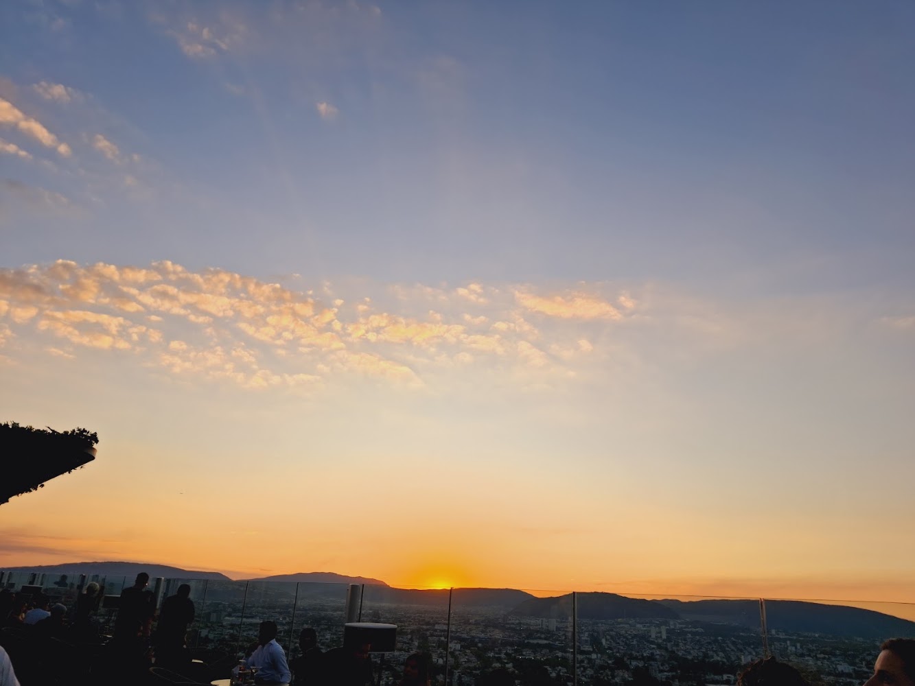 Roof top bar