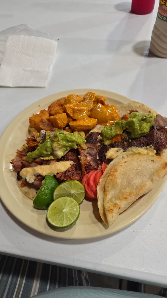 Tacos al pastor Los Jarochos