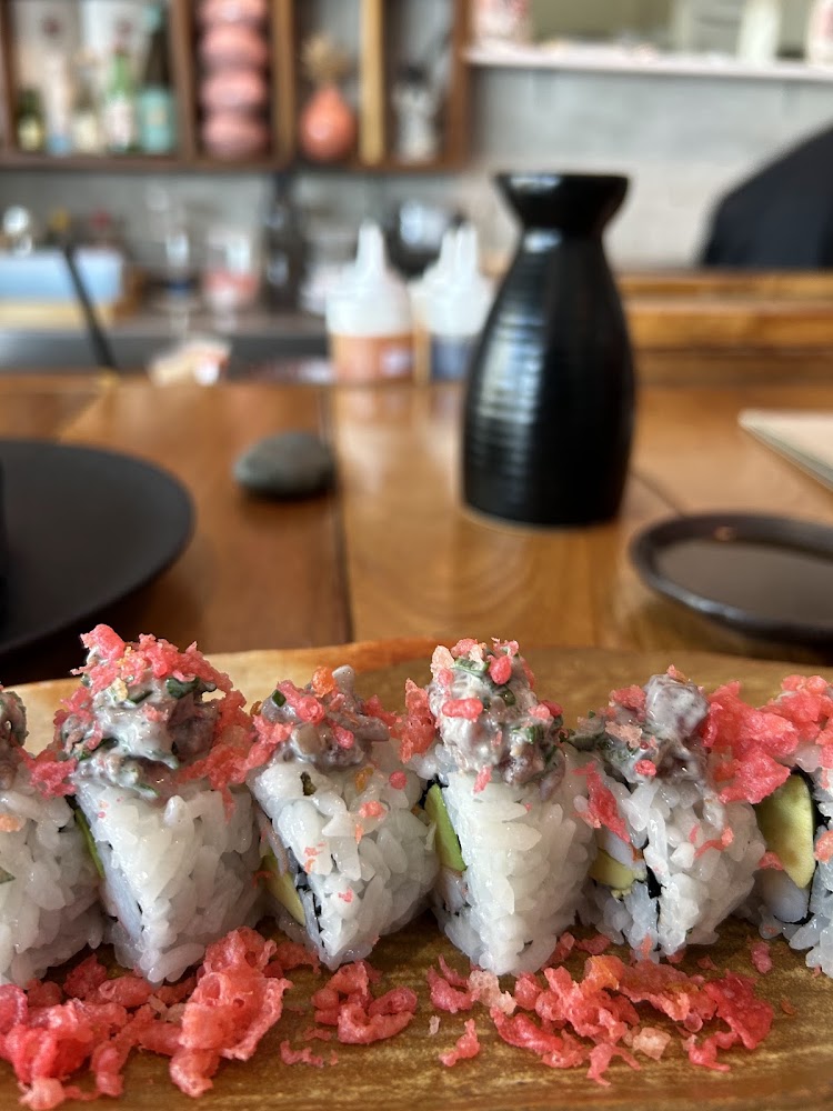 Tobiko nigiri room