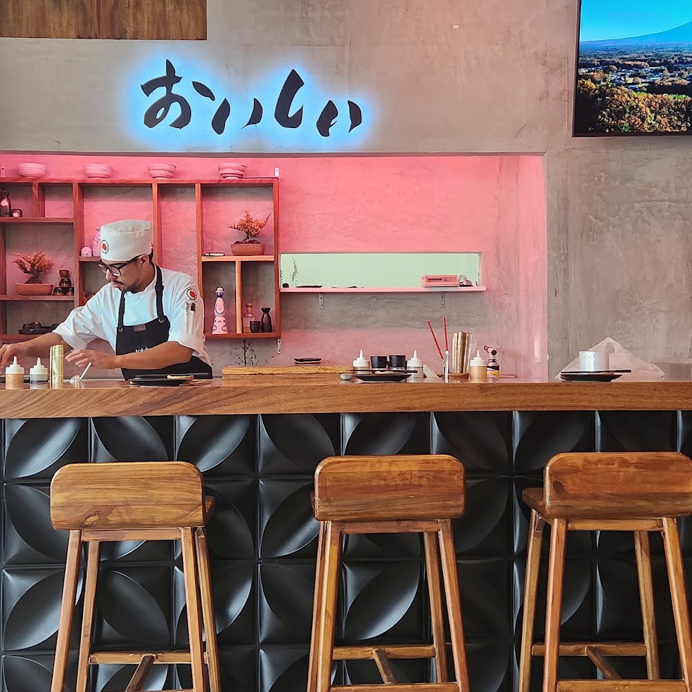 Tobiko nigiri room