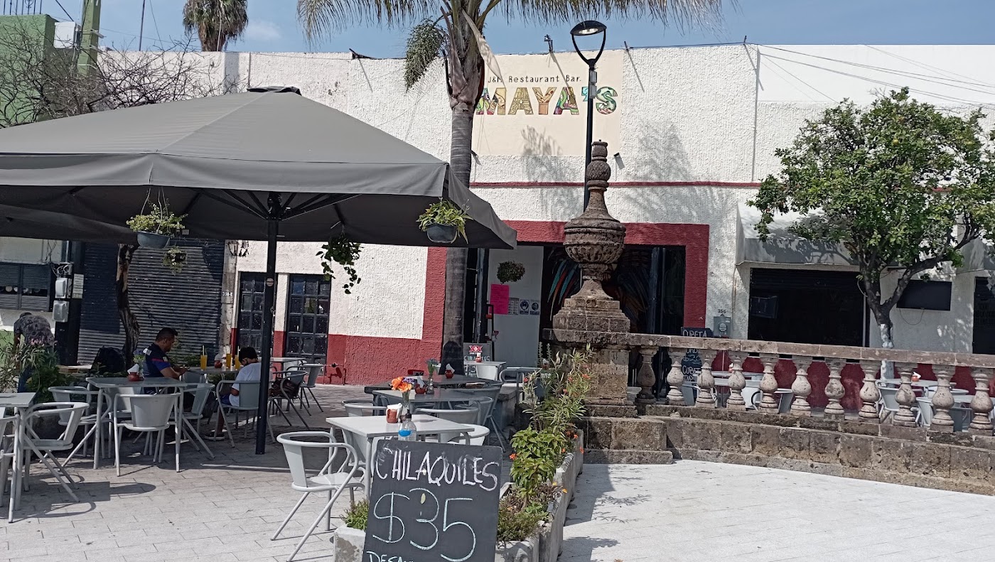 Mayas Bar