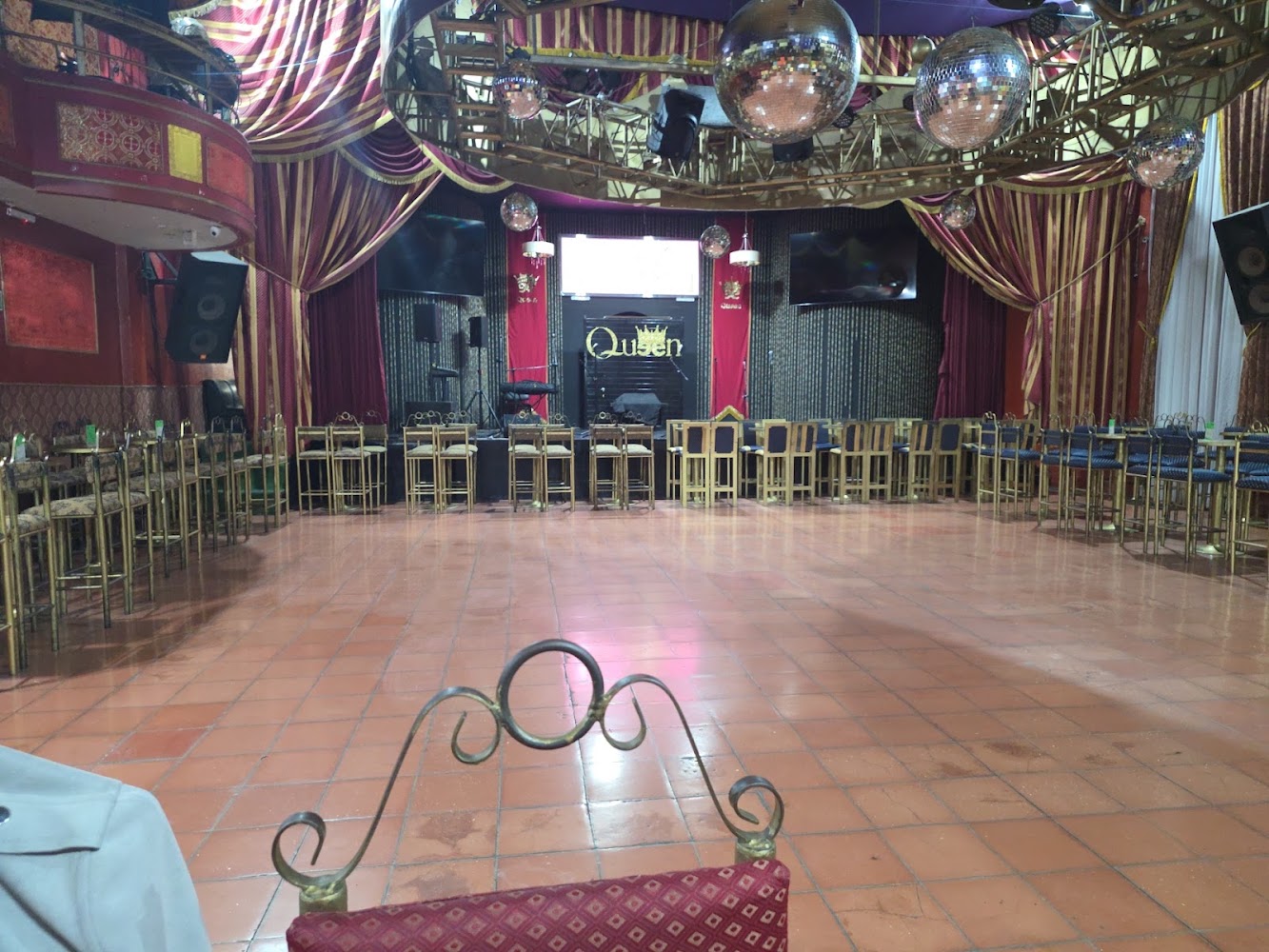 Queen Latin Club
