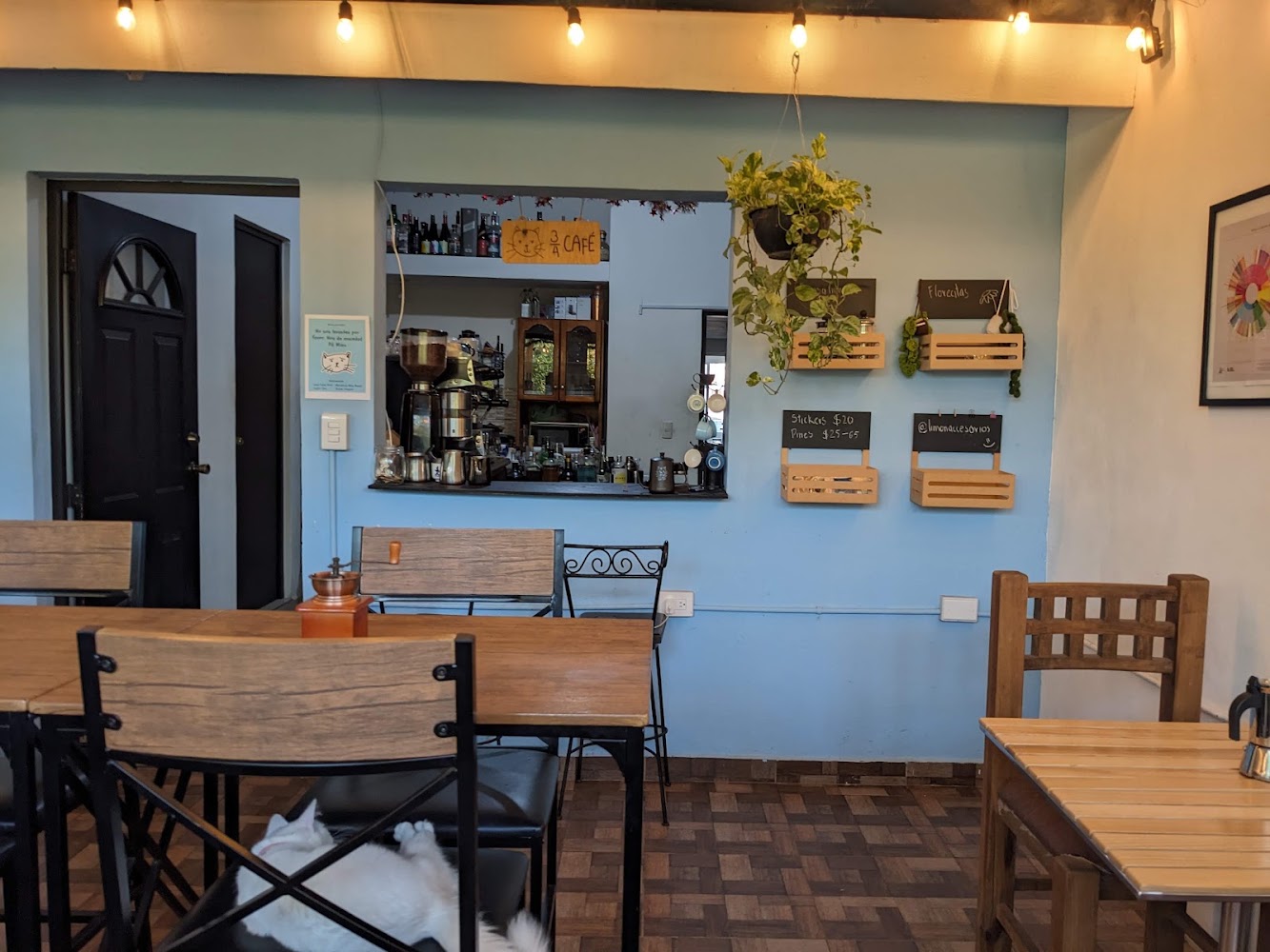 3/4 Café