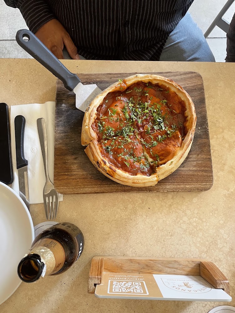Vulcanos Chicago Style Pizza (Chapalita)