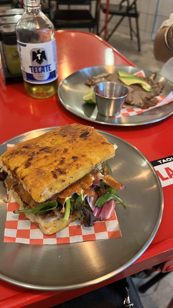 Taqueria La Roja