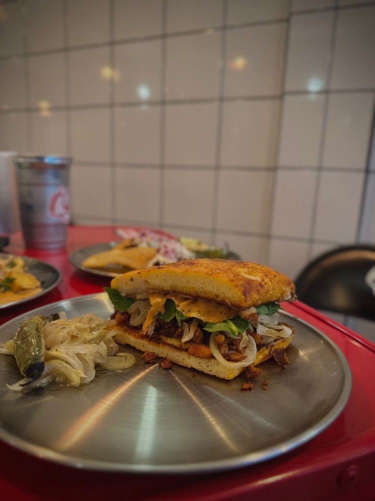 Taqueria La Roja