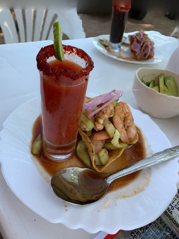 Clamatos y mariscos "El Carretón"