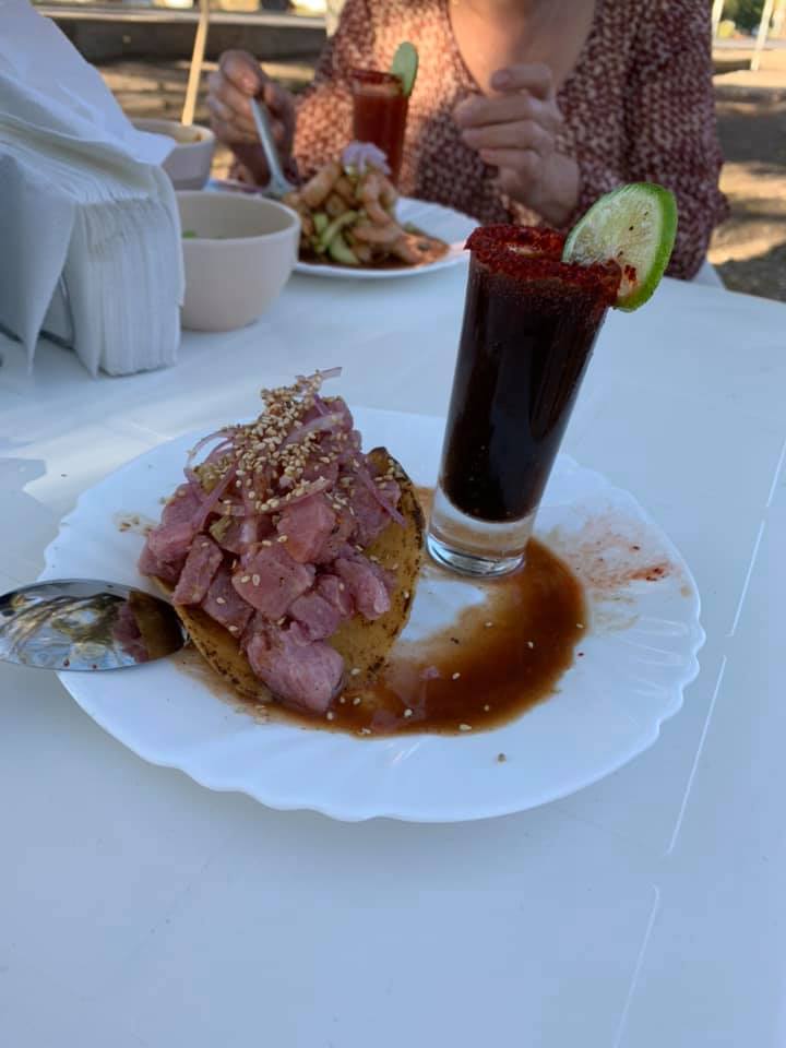 Clamatos y mariscos "El Carretón"