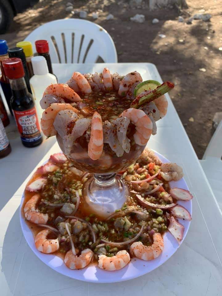 Clamatos y mariscos "El Carretón"