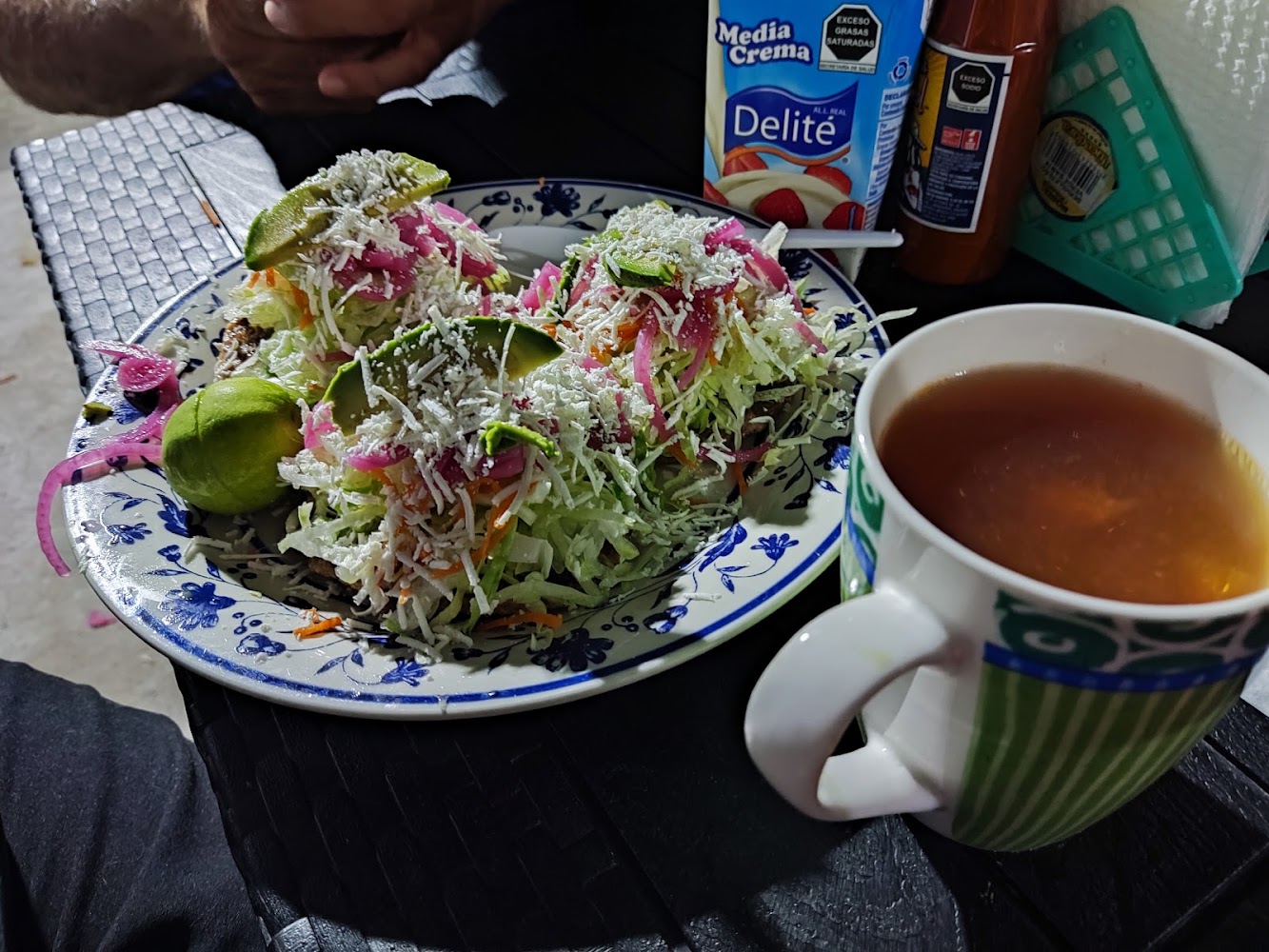Antojitos "La Escondida"