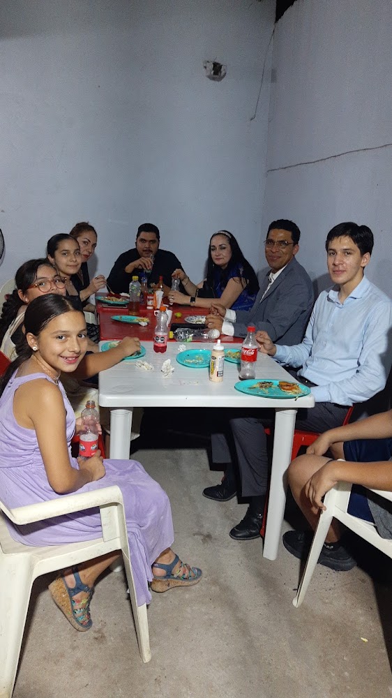 Antojitos "La Escondida"