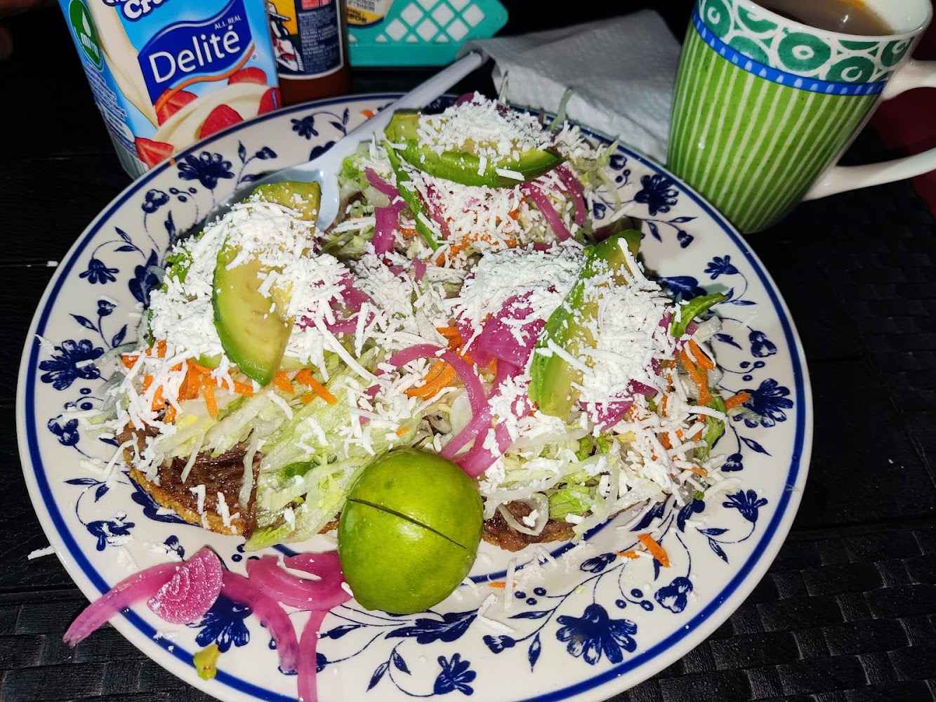 Antojitos "La Escondida"