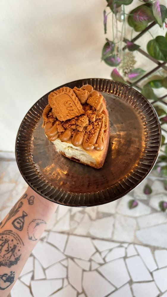Astora Patisserie