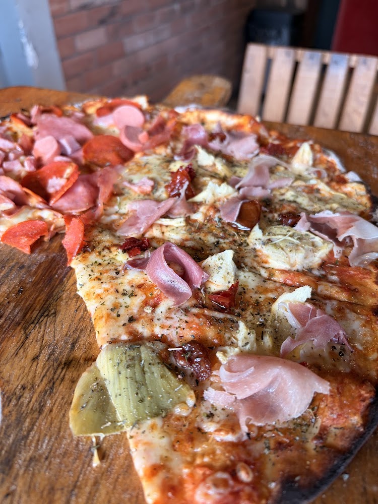 La Fábrica Pizzería Suc. Sanzio