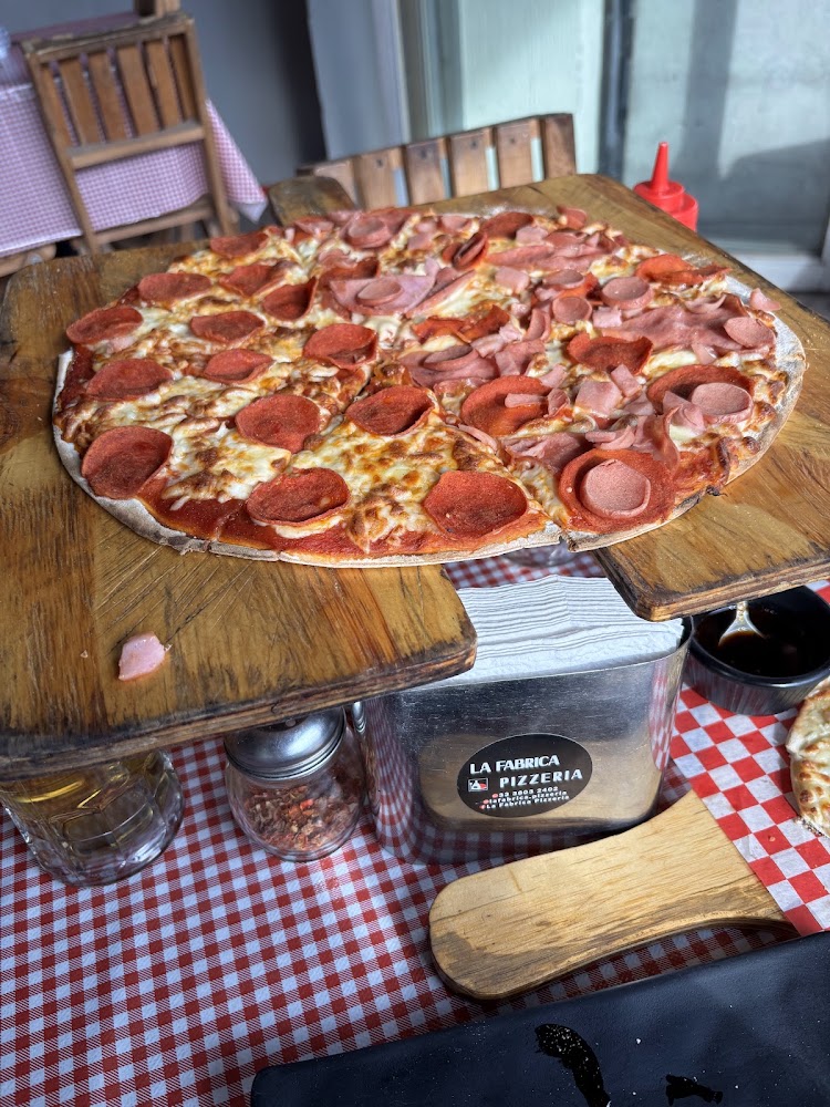 La Fábrica Pizzería Suc. Sanzio