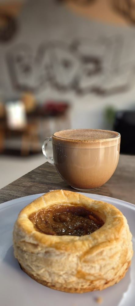 Badel · Pan y café