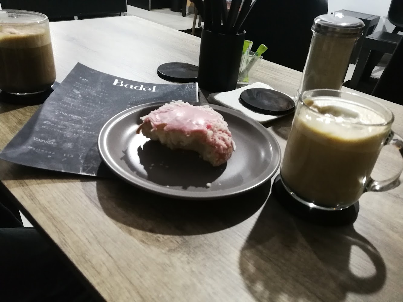 Badel · Pan y café