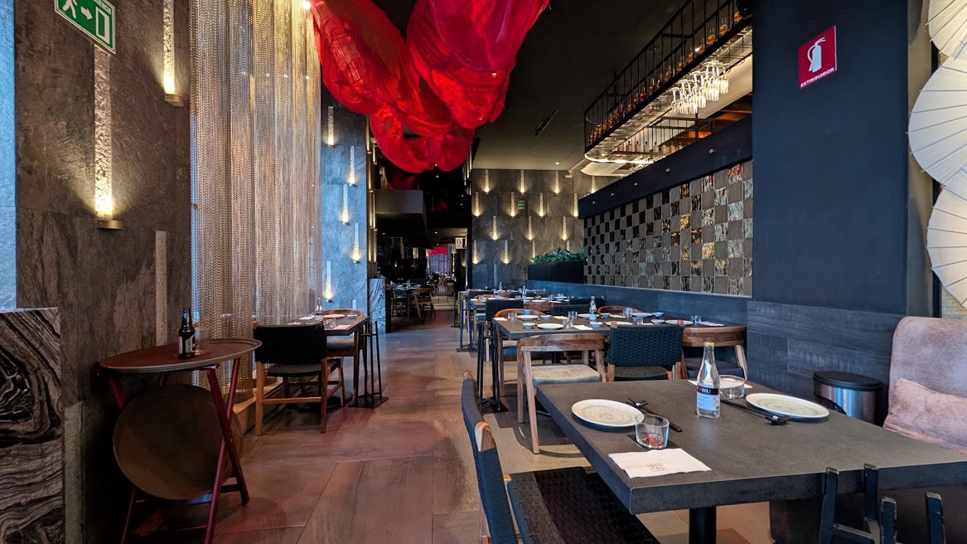 Totoru Sushi & Asian Fusion