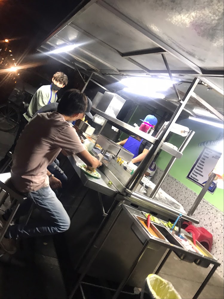 Tacos El Canica Y Familia