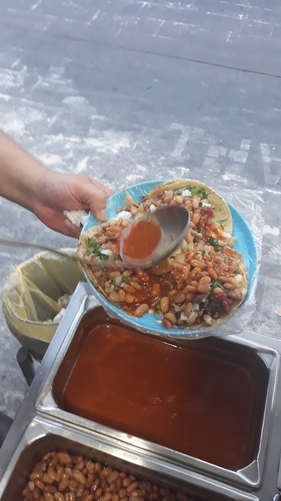 Tacos El Canica Y Familia