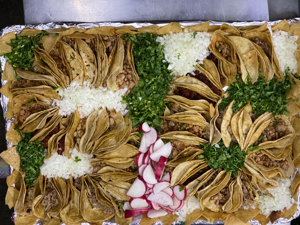 Tacos El Canica Y Familia
