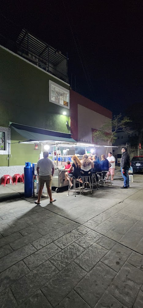 Tacos El Canica Y Familia