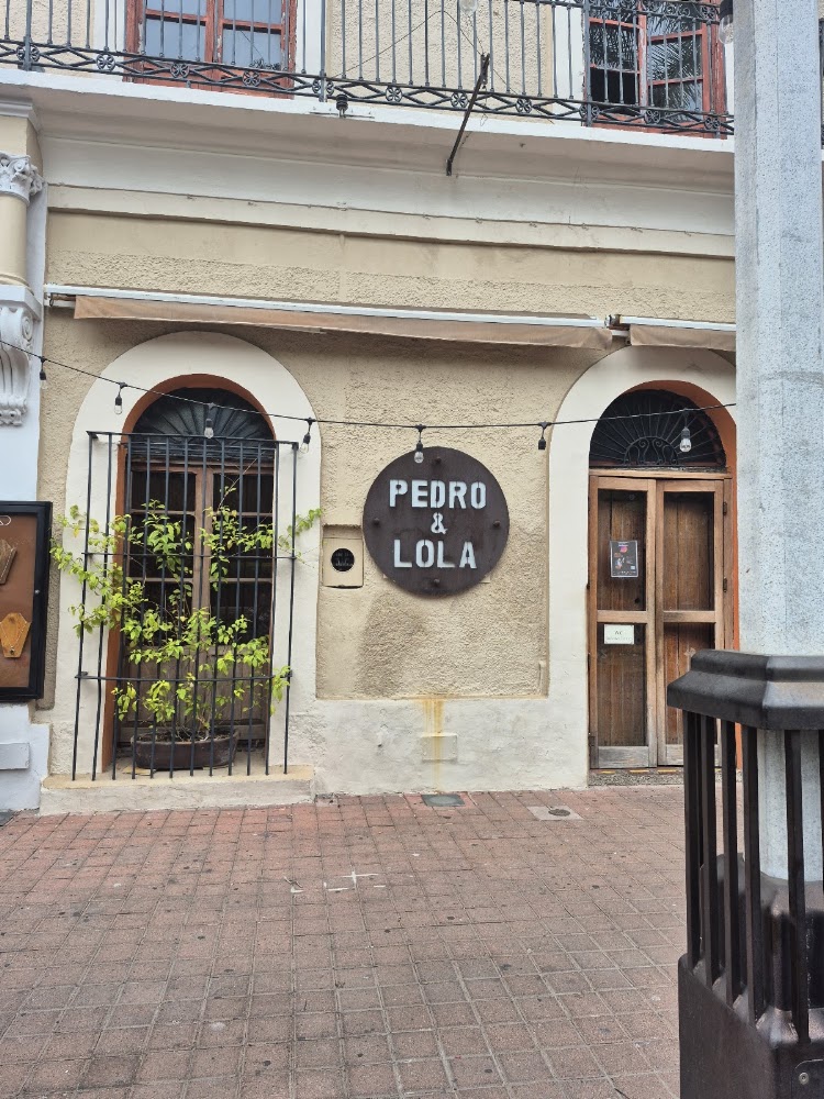 Pedro y Lola