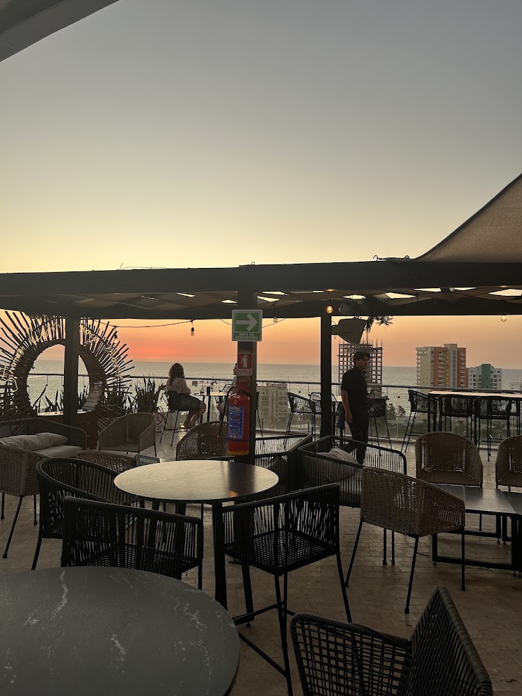 Acaxee Sky Tropic Lounge