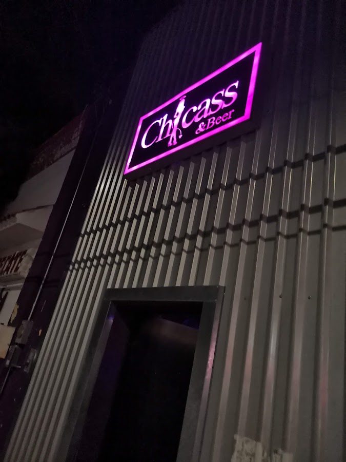 Chicas & Beer Bar