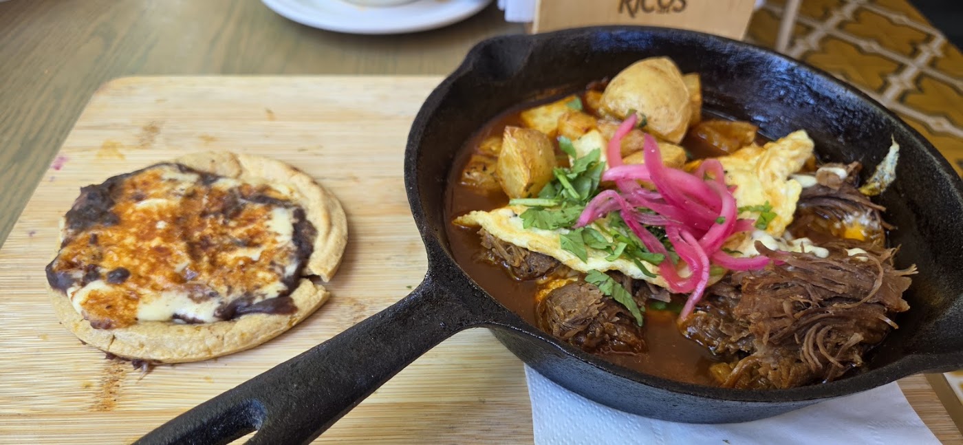 Rico's Café · Zona Dorada