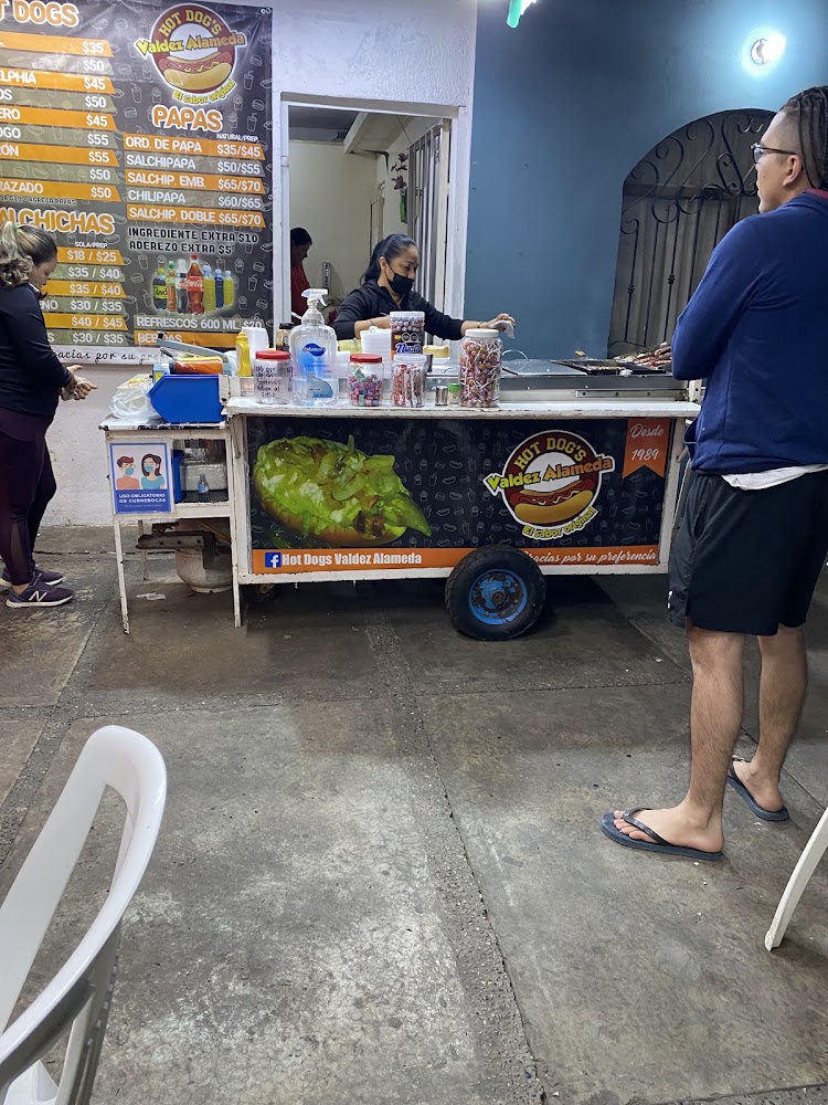 Hot Dogs Valdez Alameda