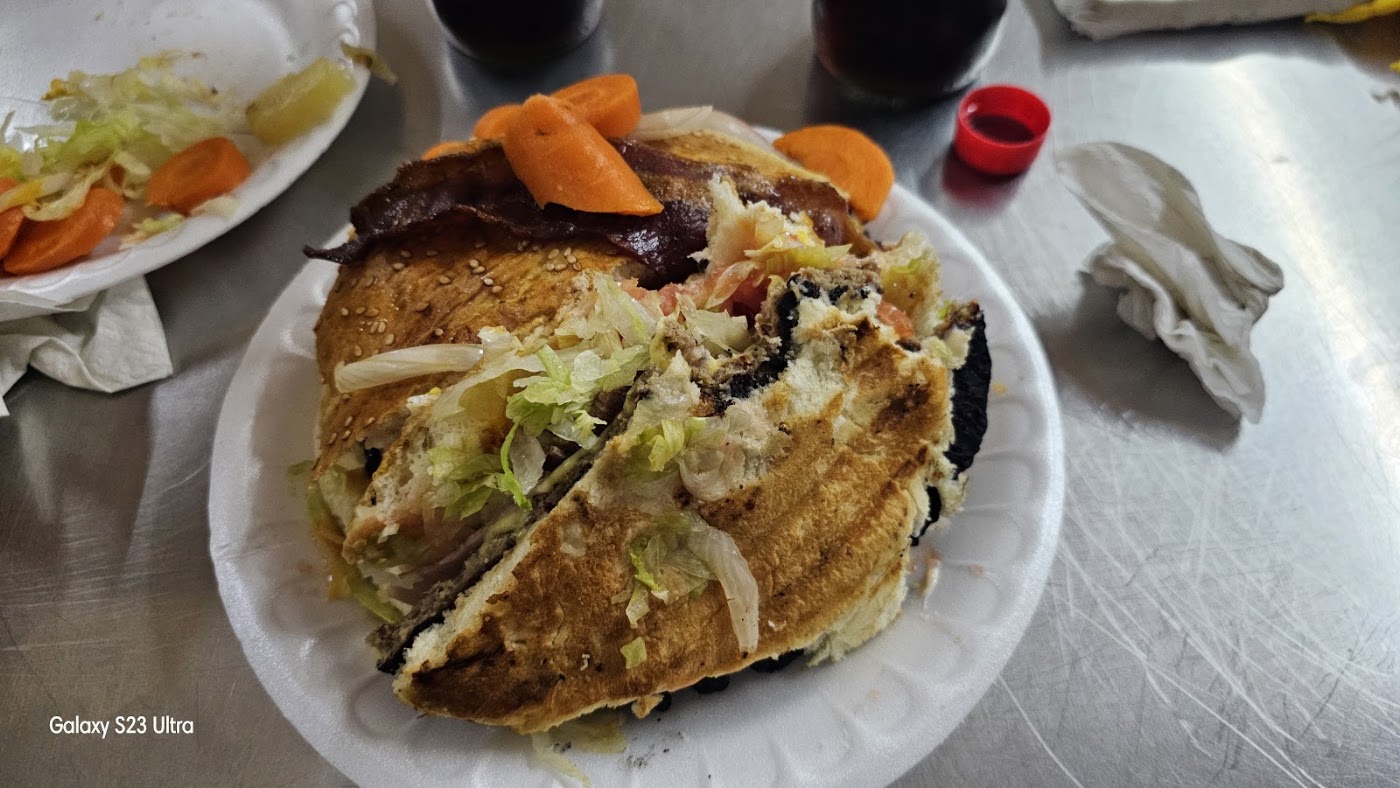 Hamburguesas al Carbon Guvi