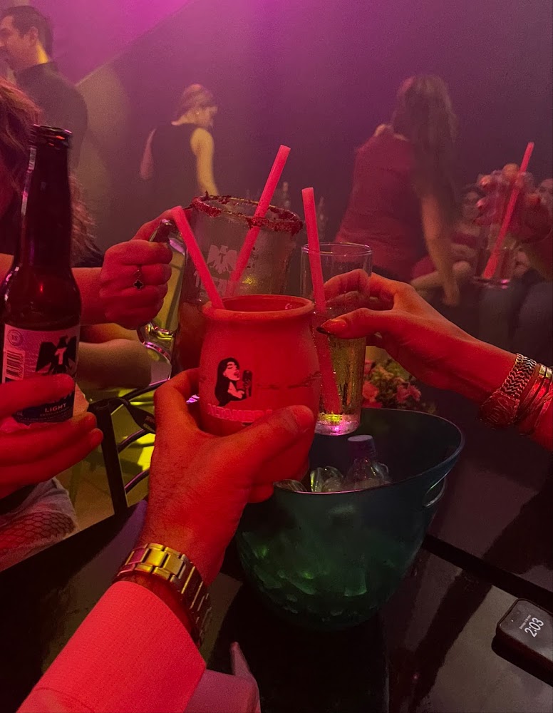 Altanera Women’s Bar