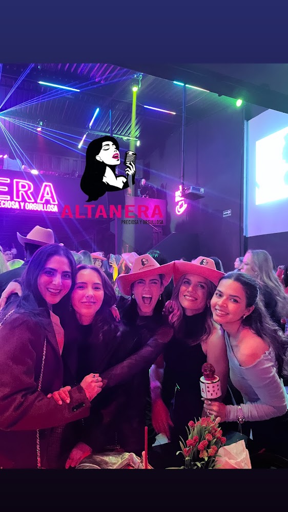 Altanera Women’s Bar