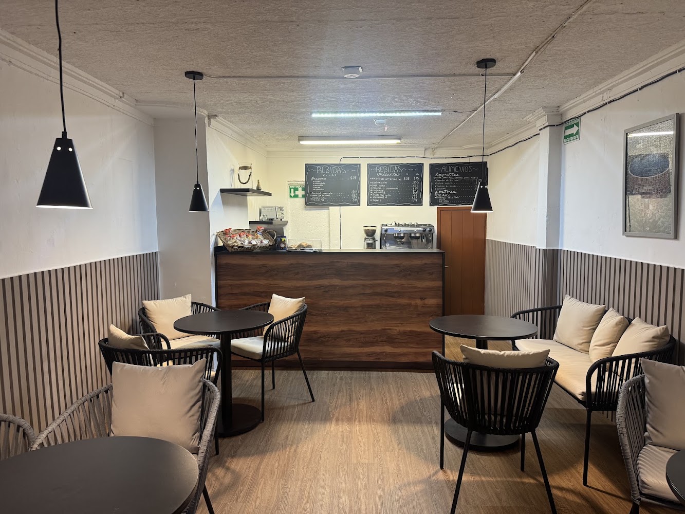 11:30 Café