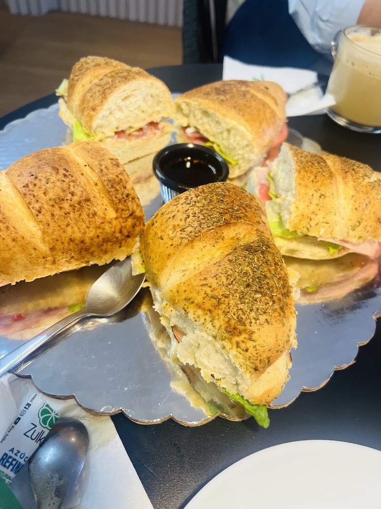 11:30 Café