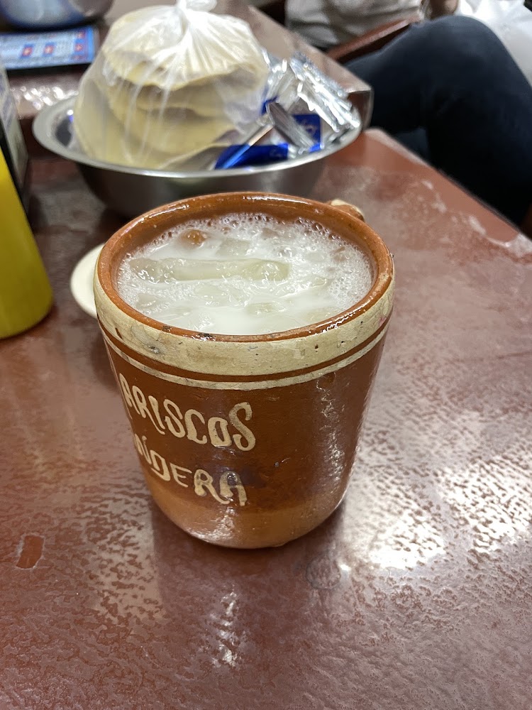 Mariscos La Bandera