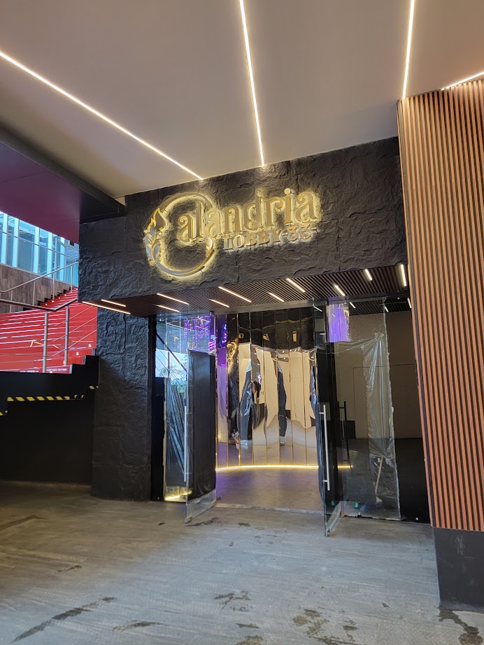 Calandria Lobby 33