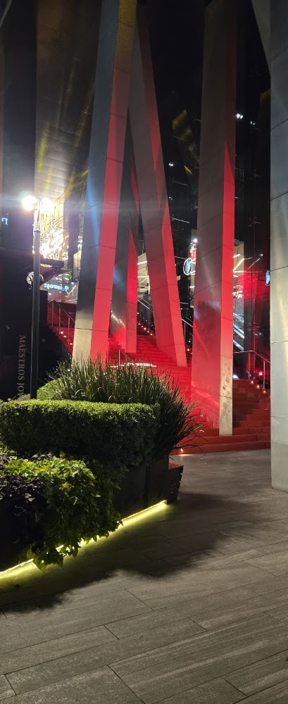 Calandria Lobby 33