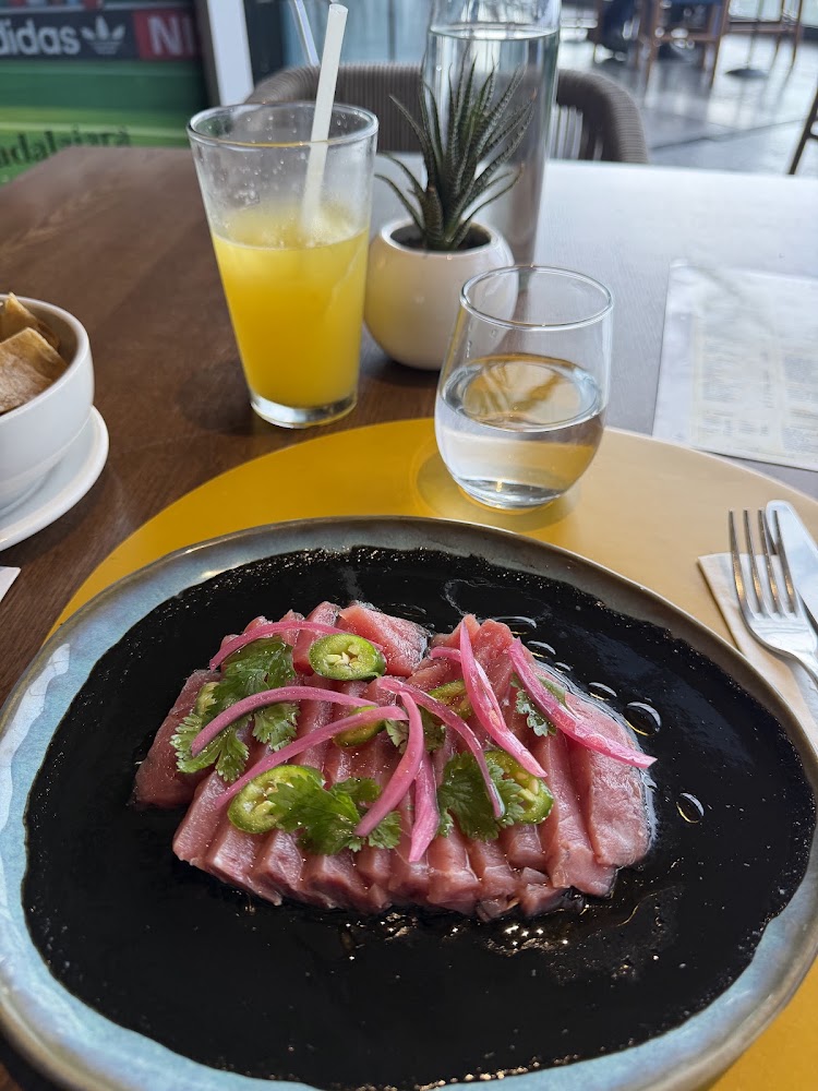 Querida Luna Restaurant